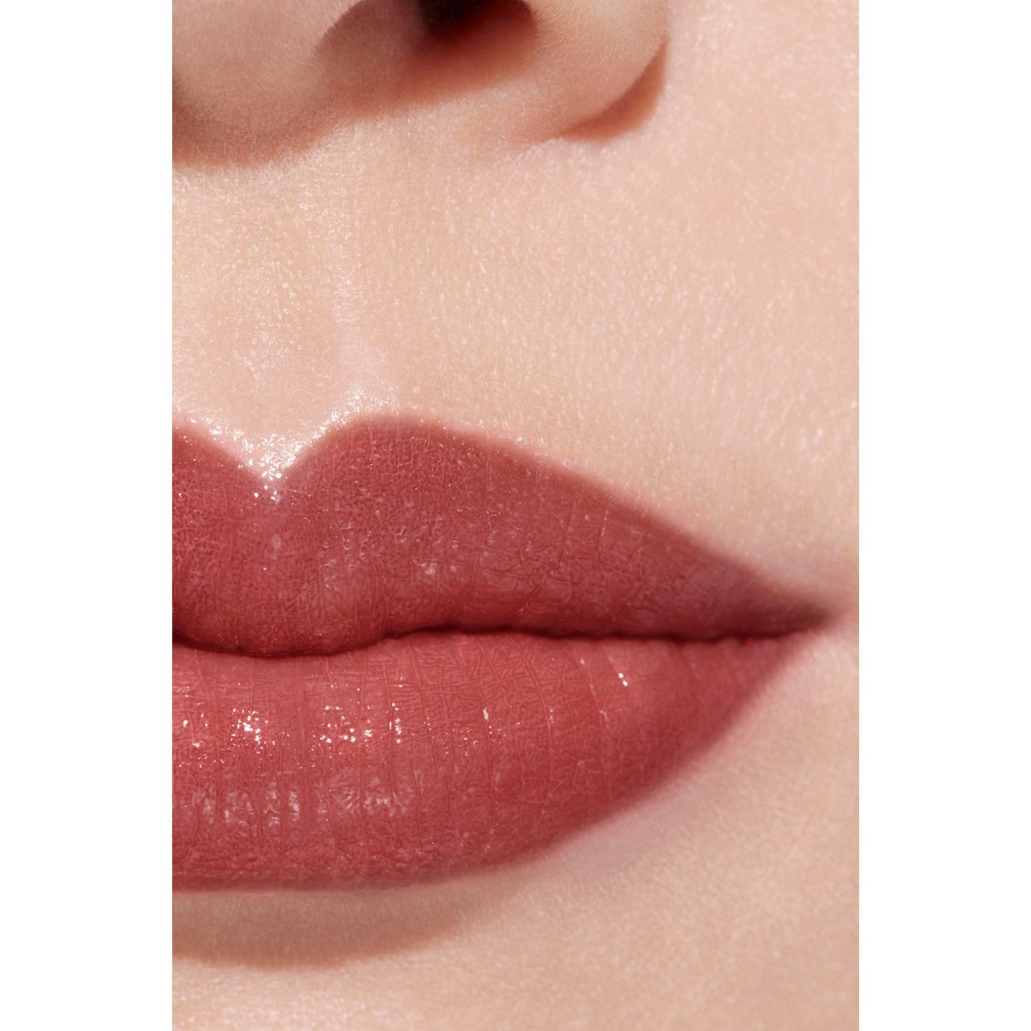 EL BÁLSAMO CON COLOR HIDRATANTE, CON UNA INTENSIDAD A MEDIDA, PARA UNOS LABIOS MÁS BELLOS DÍA TRAS DÍA
